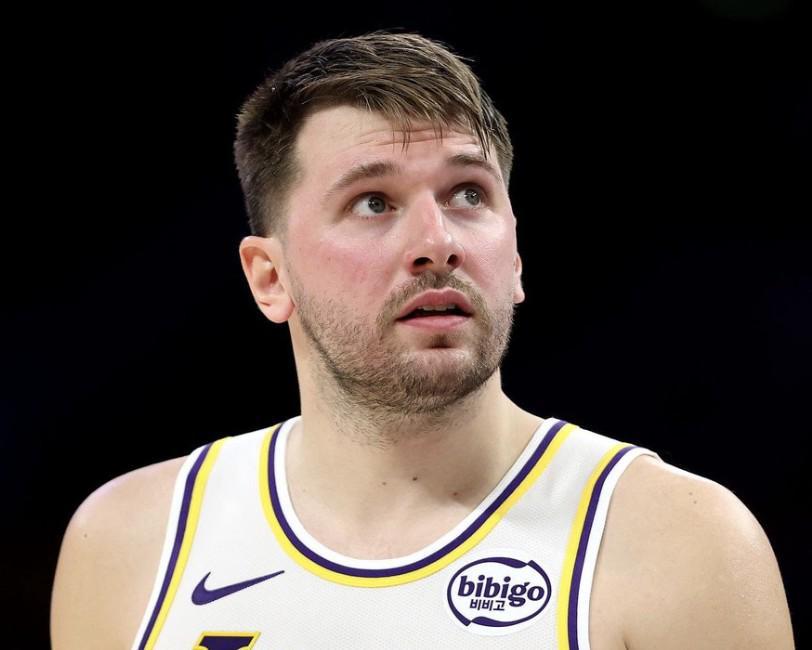 开云官方-荣膺全明星票王，东契奇：感谢为我投票的球迷，这是莫大的荣誉