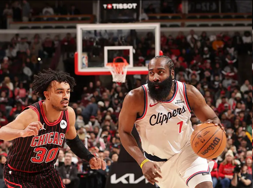 手机客户端-快船惨败公牛28分 六连胜遭终结！第二节被轰45-19末节提前认输