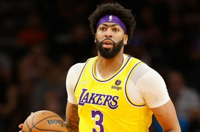 开云APP下载-哈姆：健康浓眉联盟前五 希望韦少能成为防守大闸